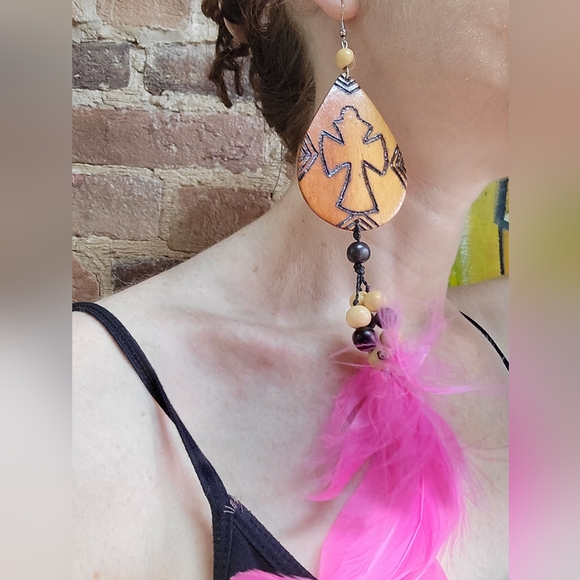 Single very long feather earring - Picture 1 of 4